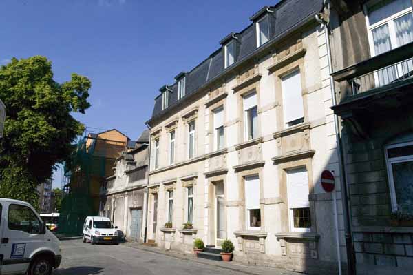 Remparts place des 2004 06 001