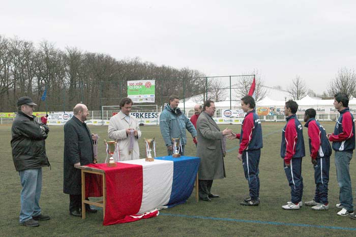 fola100_2006040075
