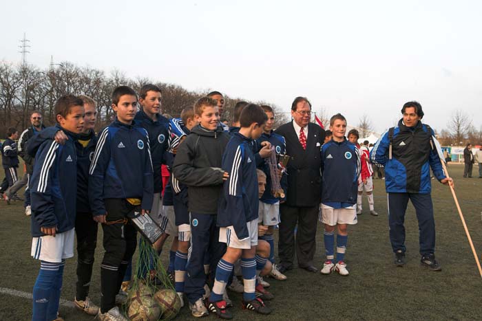 fola100_2006040267