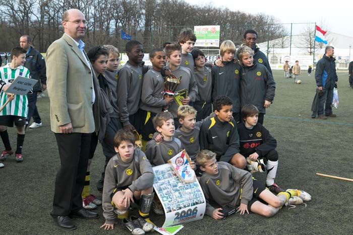 fola100_2006040269