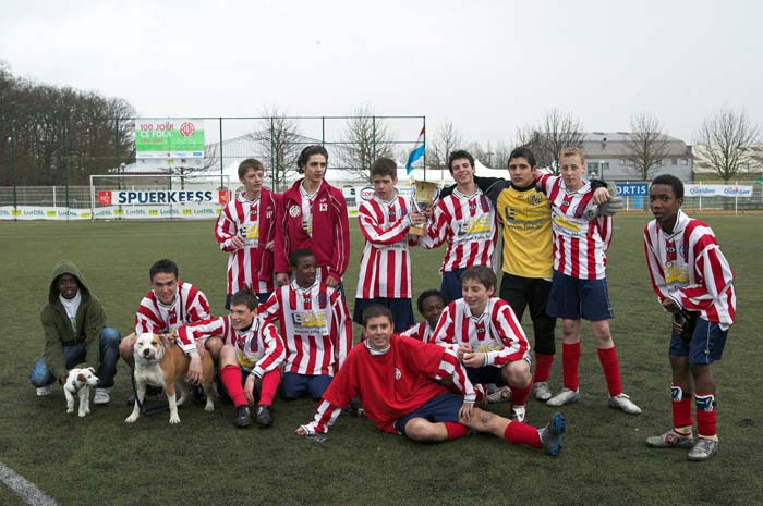 fola100_2006040146