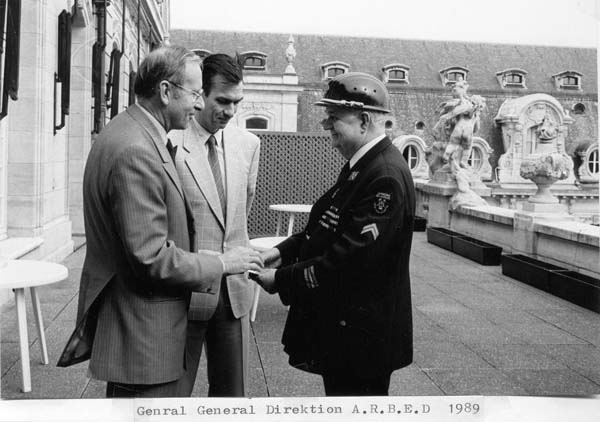 arbedluxville1989001mitfolkloregruppe