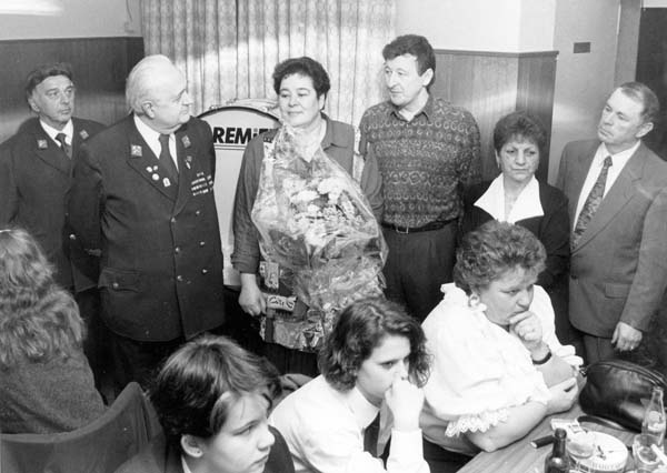 instrumentenueberreichungfamsturen1995003