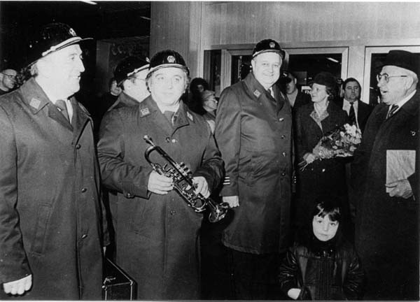 instrumentenueberreichungmonopolscholer1983003