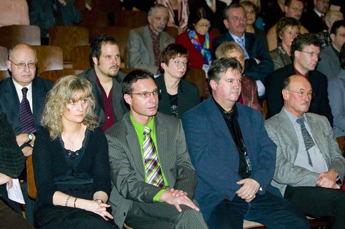 eschimpress200702038