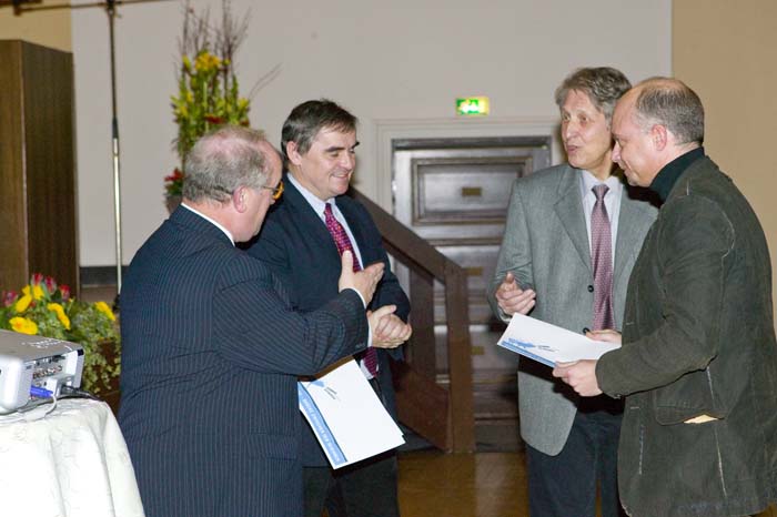 eschimpress200702056
