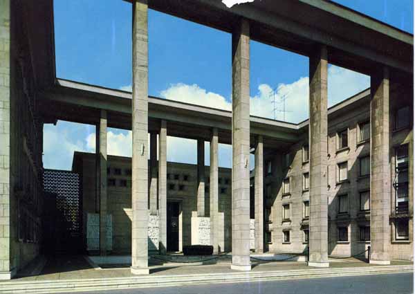 Musee Resistance 1965 cp 03