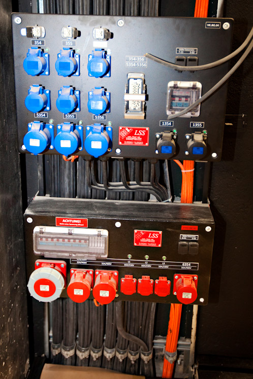 20100227_theatre_renovation_010