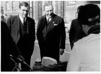 Visite de Mr Riskin amassadeur des USA 1963 03 15 005