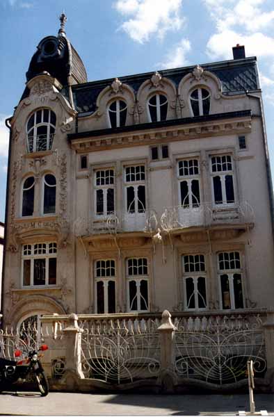 Bernard Zenon rue Medergaus maison des jeunes 1993 01