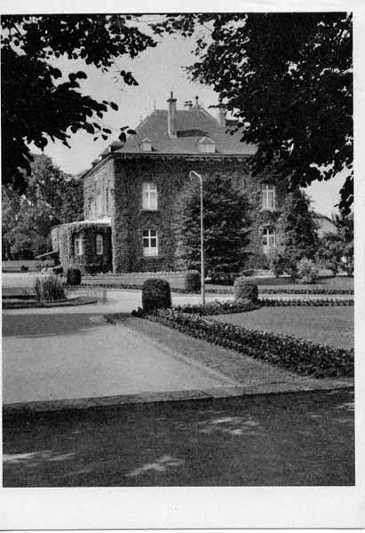 Creche Laval 1940 01 cp