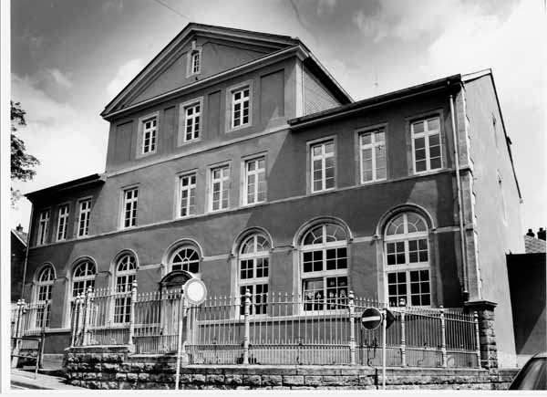 Ecole montagne de l' 1996 03 ancien lycee de jeunes filles
