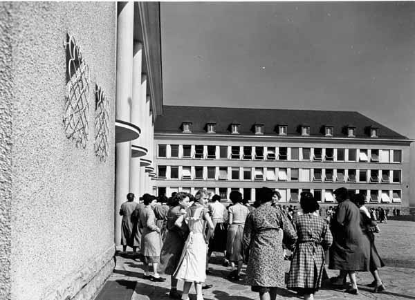 Lycee filles 1956 04