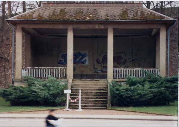 Parc de la Ville 1989 kiosque 01