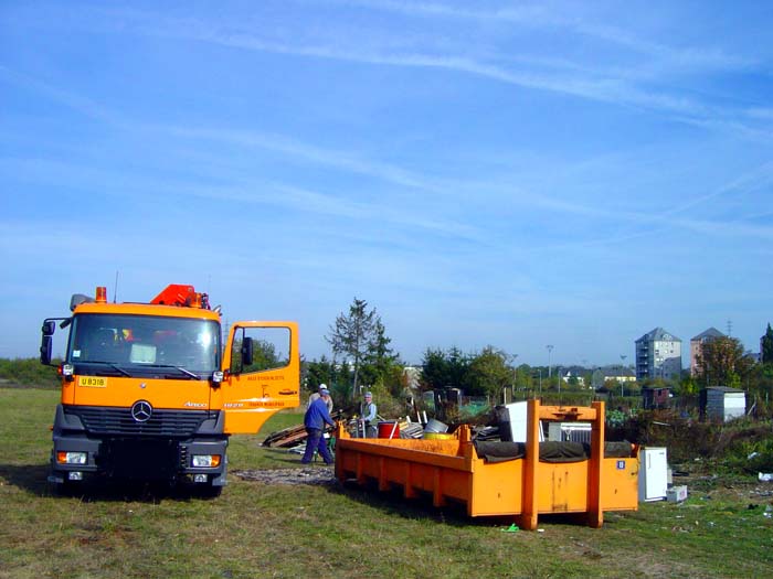 nonnewisen200310001 schrottsammlung 01