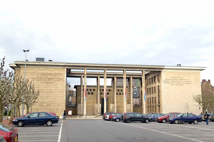 Musee Resistance 2004 05 001