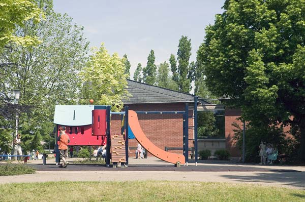 Aerodrome 2004 06 001