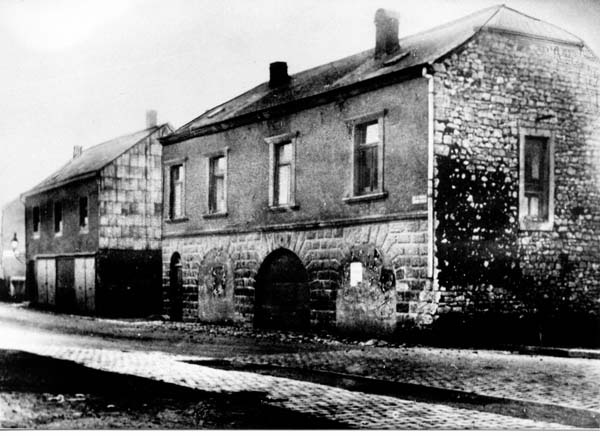 Canal rue du 1919 01 altes Spritzenhaus neben Crescentini