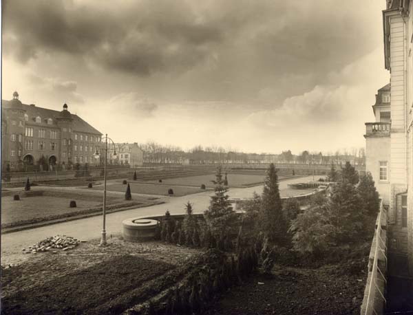 Hopital 1930 03