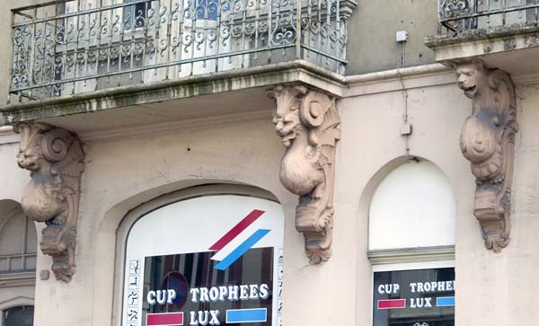 hugorue200505021