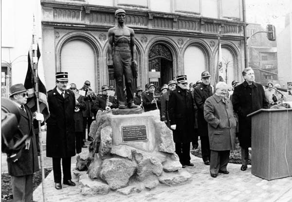 Metz Norbert place 1986 01 inauguration _de Biergarbechter_