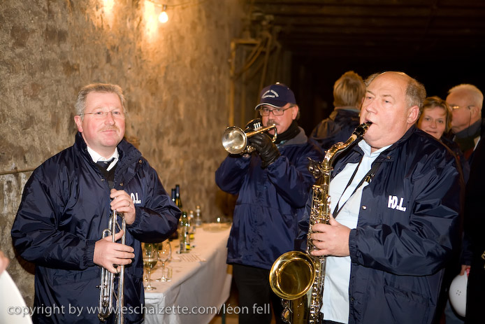 20081206stbarbedhoil050